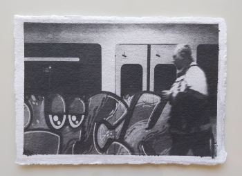 (Serie fotograaf) Titel: Één reisticket is voldoende