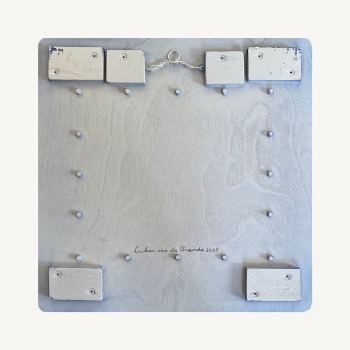 Moving stripes 1.2 – six years (hand cracked)