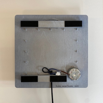 Moving stripes 1.2 – six years (motorized) (2025)