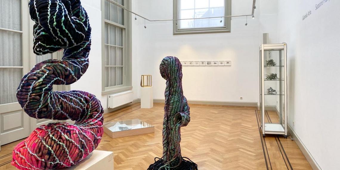 Gabriela Acha & Suzanne Plomp - Amethyst