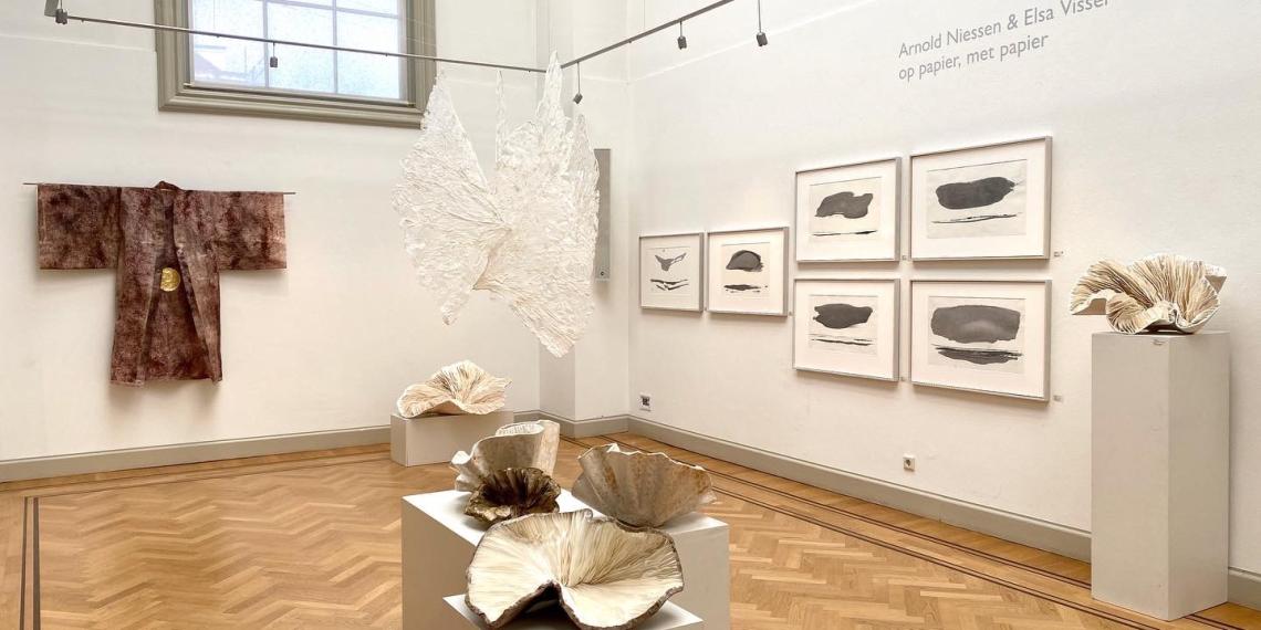Arnold Niessen & Elsa Visser - Op papier, met papier