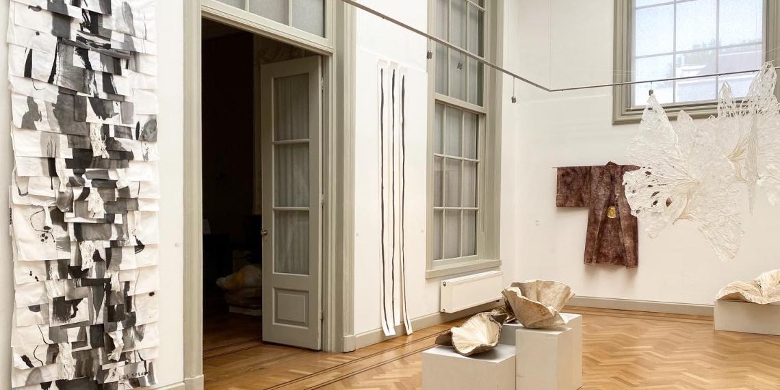 Arnold Niessen & Elsa Visser - Op papier, met papier