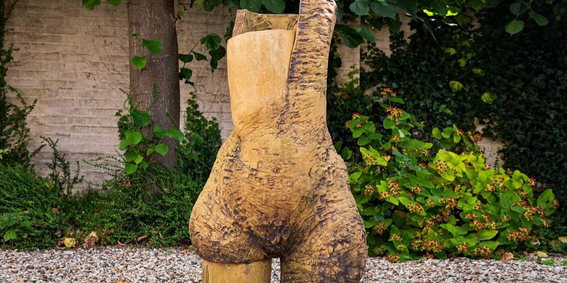 Beelden in de binnentuin