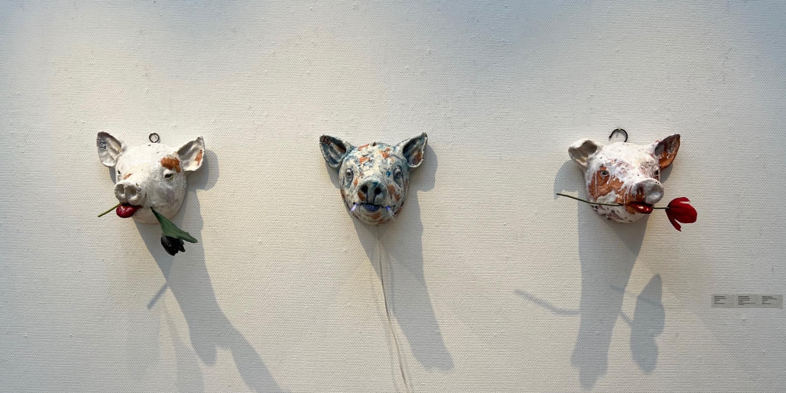 Marijke Gémessy - Pig Business & Chicken Run
