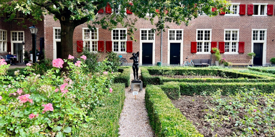 Beelden in de Hof