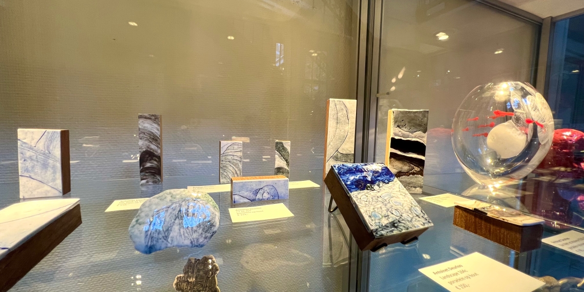 Klein formaat & Vitrines