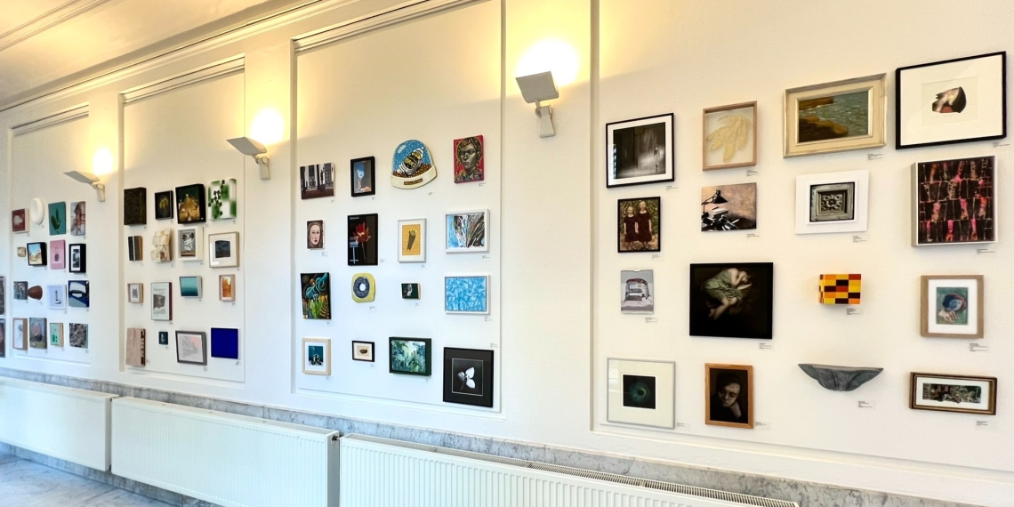 Klein formaat & Vitrines